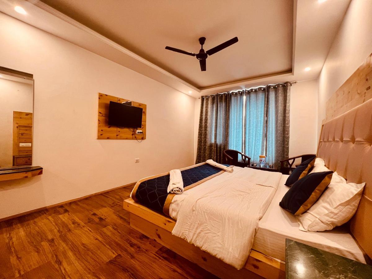 Hotel Lemoon Tree Manāli Екстериор снимка