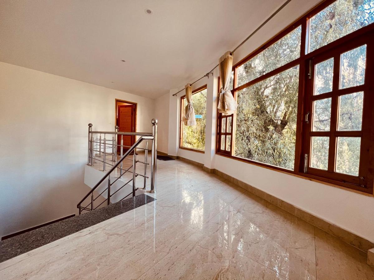 Hotel Lemoon Tree Manāli Екстериор снимка