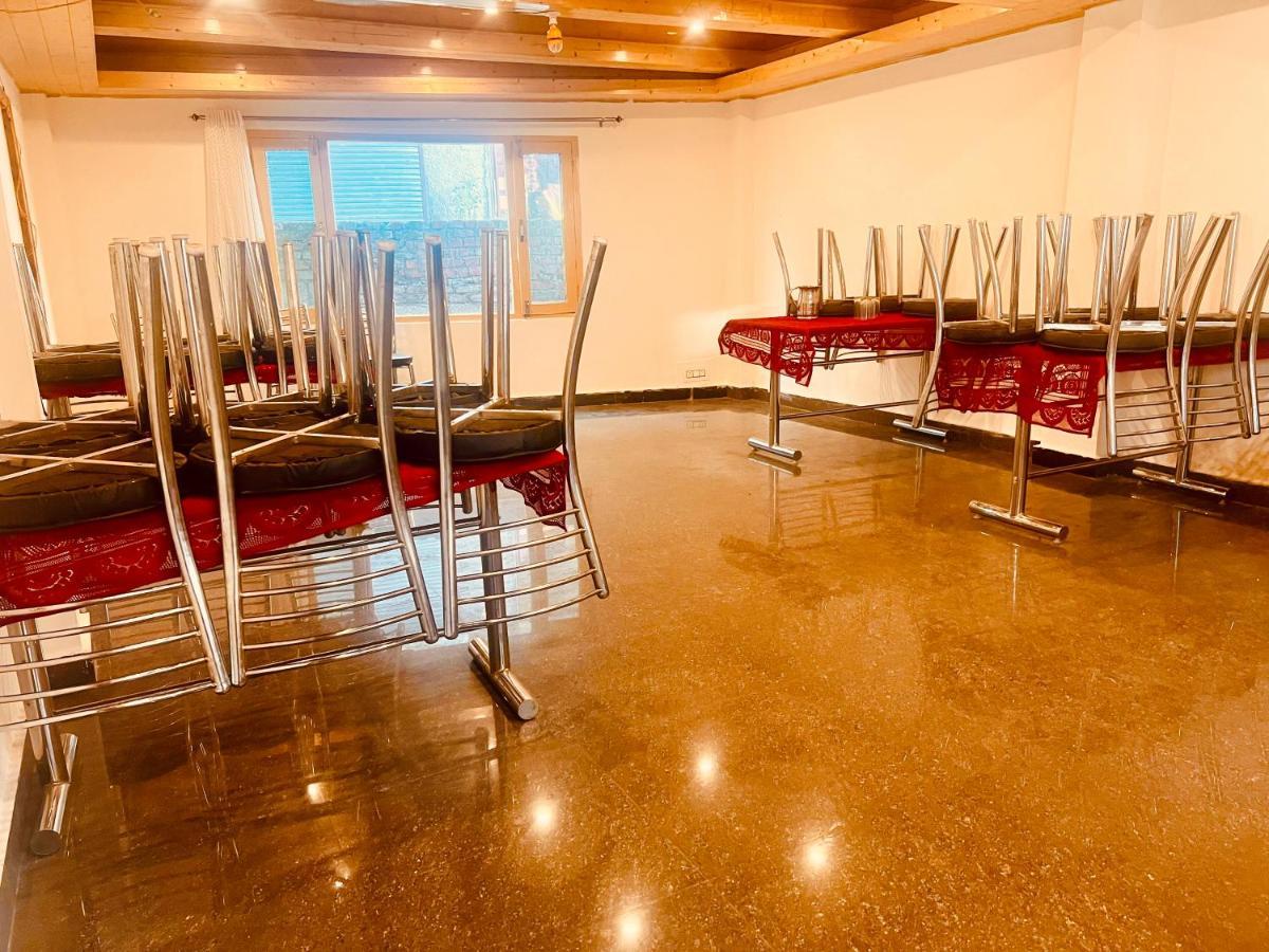 Hotel Lemoon Tree Manāli Екстериор снимка