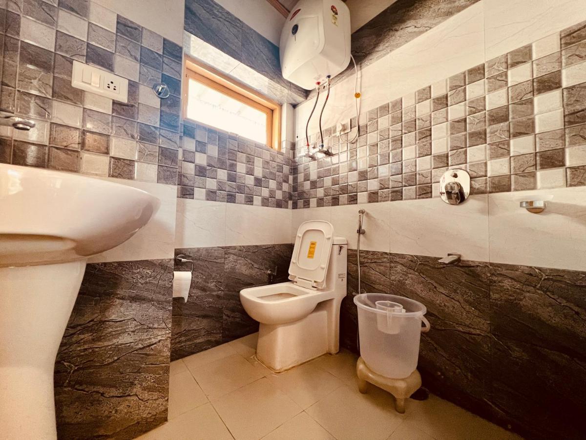 Hotel Lemoon Tree Manāli Екстериор снимка